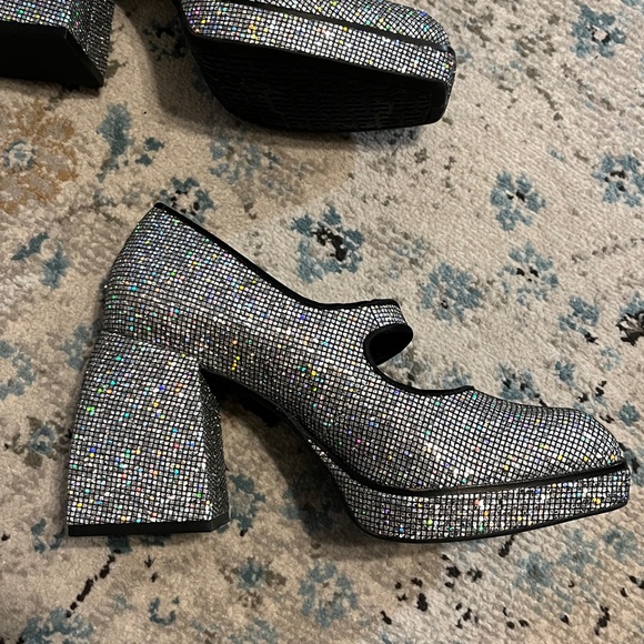 Gianni Bini Silver Disco Mary Jane Block Heels 🪩 - Picture 6 of 17